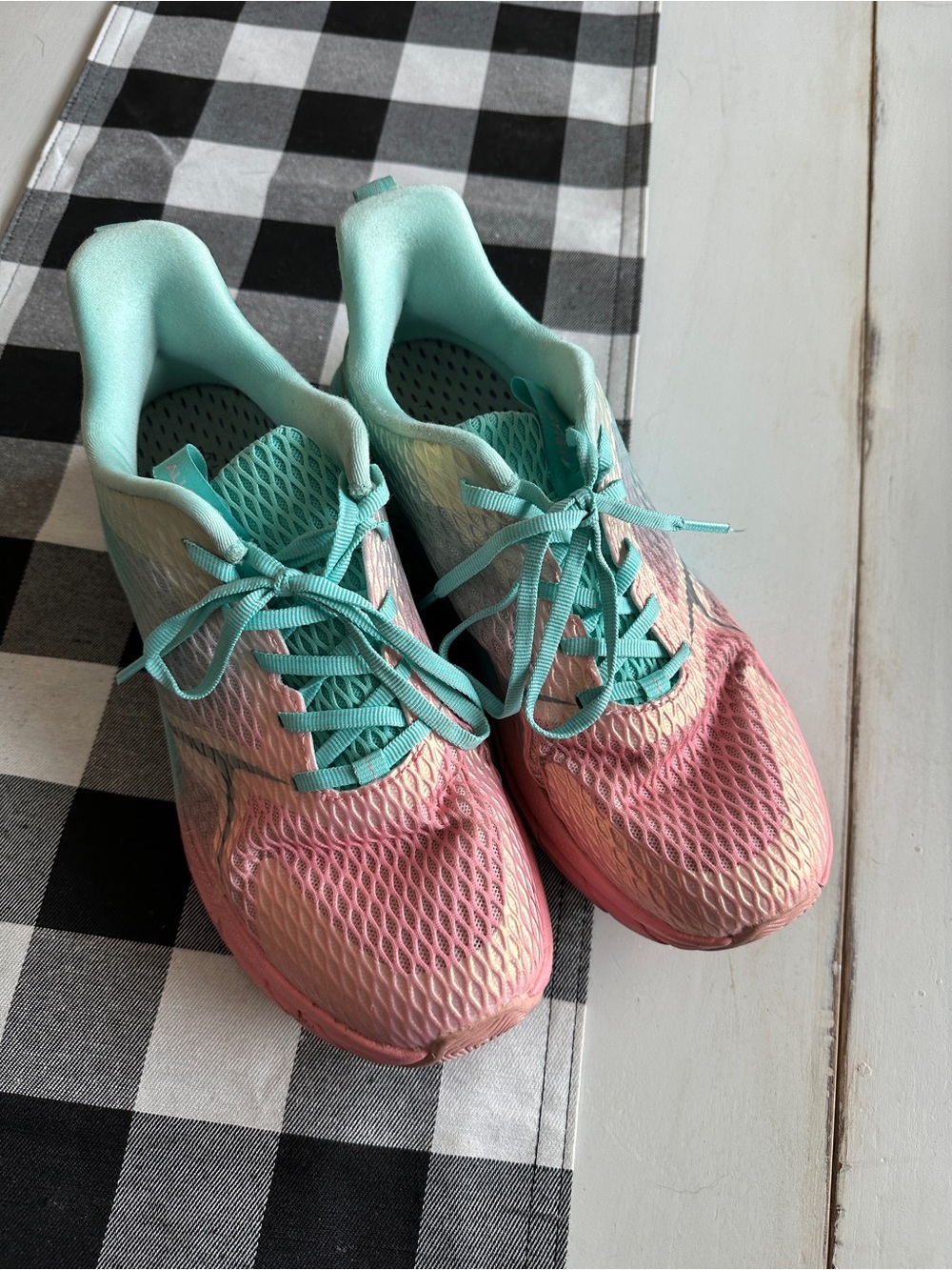Women’s Athletic Running Shoes in Pink and Aqua